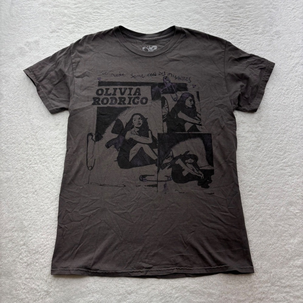 Olivia Rodrigo Sour Graphic Tee Grey Short Sleeve Shirt Medium